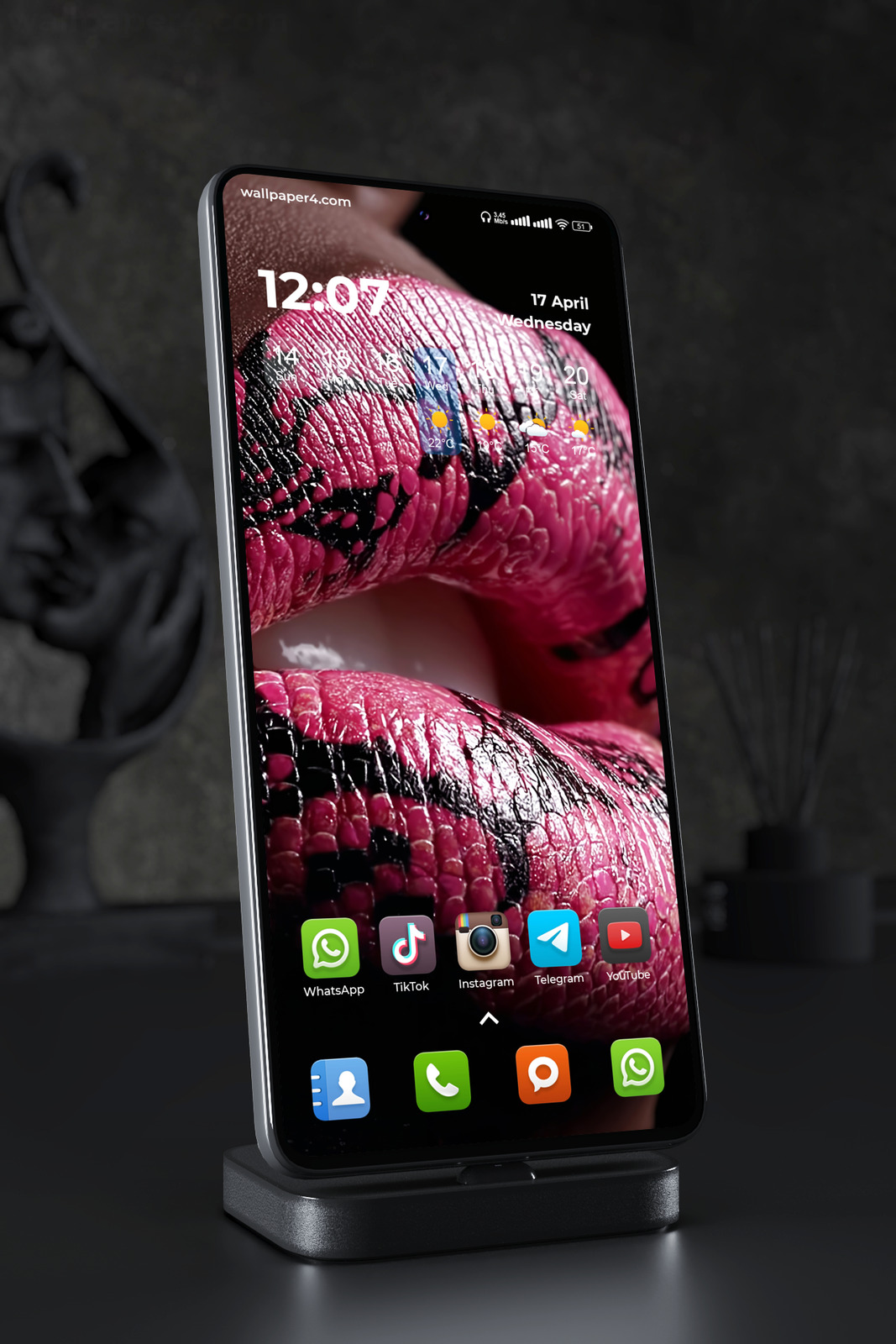 Mobile Wallpaper 2638 - Snake Skin Lips Close-Up Bold Aesthetic Art