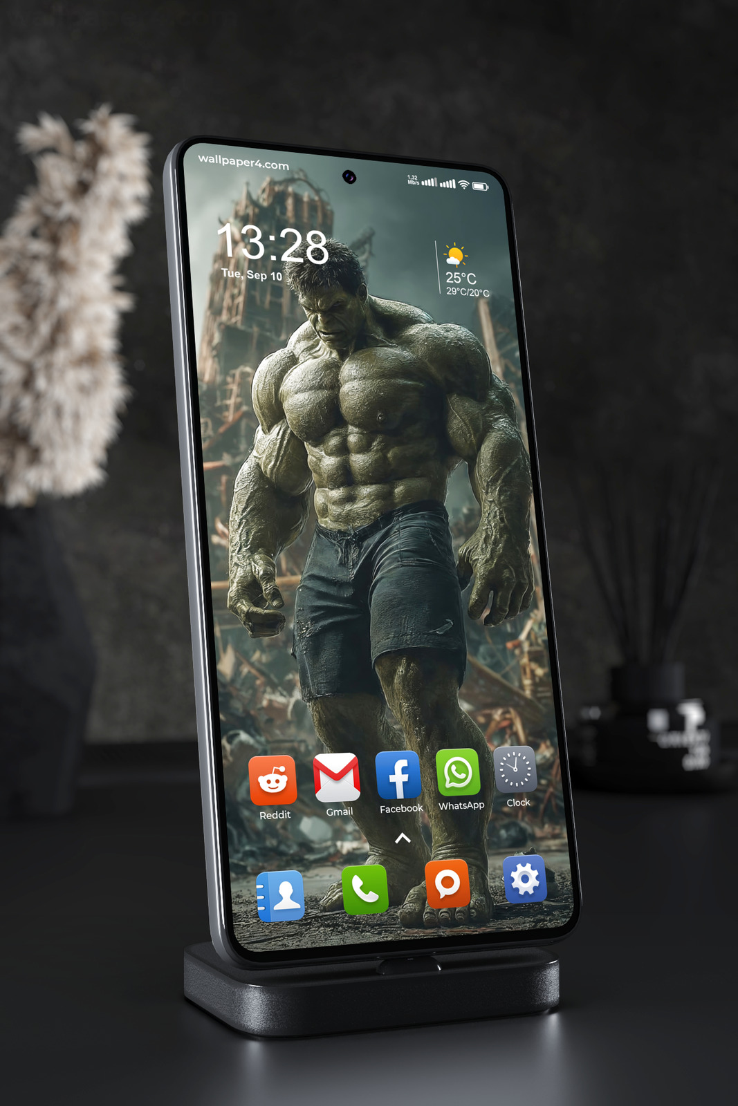 Mobile Wallpaper 2715 - Hulk in Ruins Dark Cinematic Power Scene