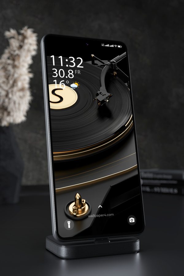Phone Wallpaper 2755 - Luxury Vinyl Record Player in Black and Gold