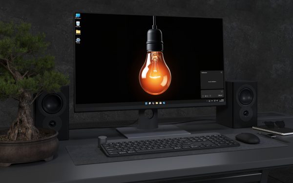 Desktop Wallpaper 3135 - Moody Glowing Edison Bulb 4K Desktop Wallpaper