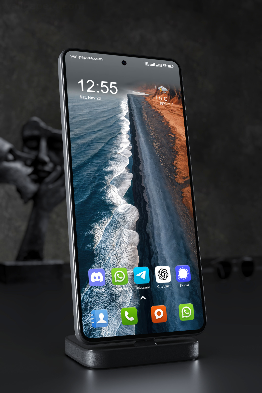 Mobile Wallpaper 4048 - Dramatic Black Sand Coastline and Ocean Waves
