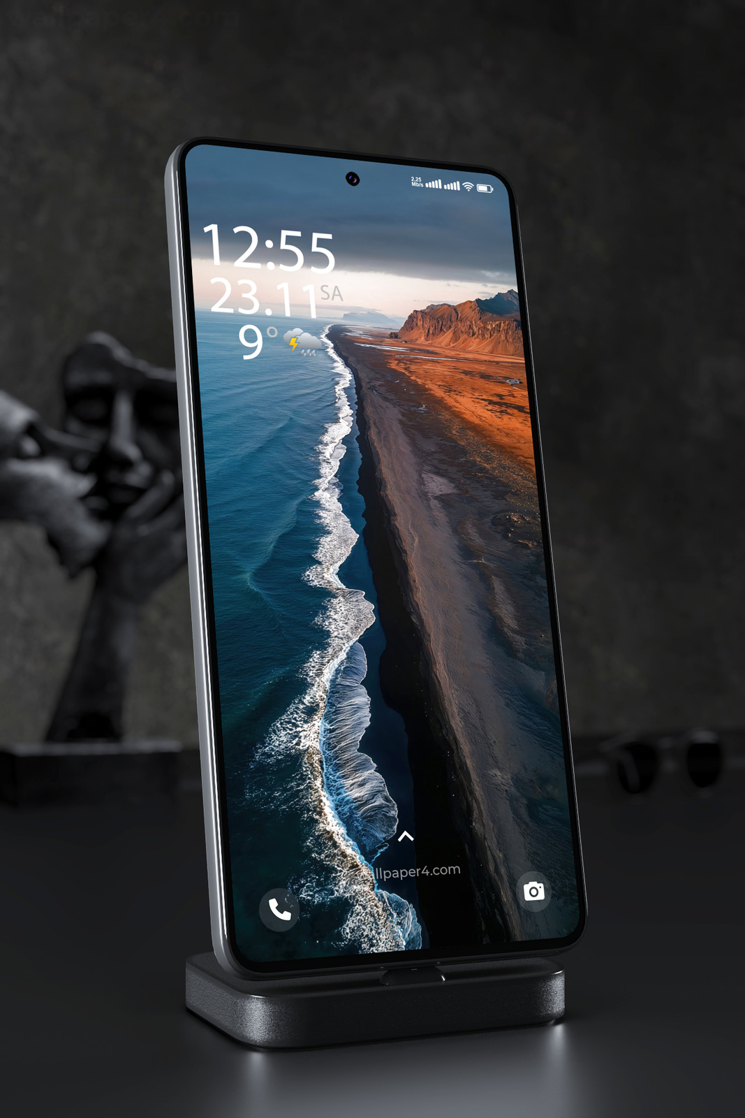 Mobile Wallpaper 4048 - Dramatic Black Sand Coastline and Ocean Waves