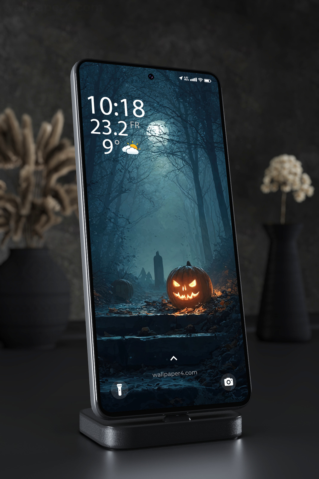 Phone Wallpaper 4669 - Haunted Halloween Pumpkin in a Dark Forest