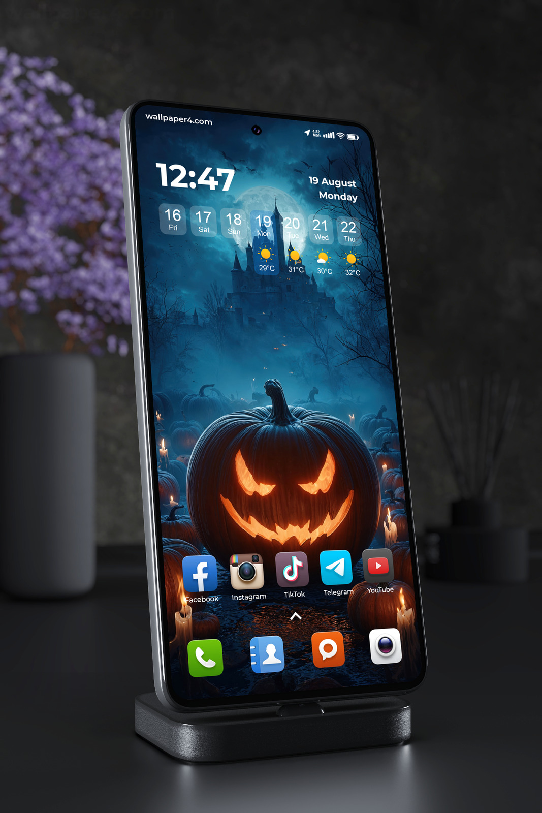 Phone Wallpaper 4678 - Spooky Halloween Pumpkin Castle Moonlit Scene