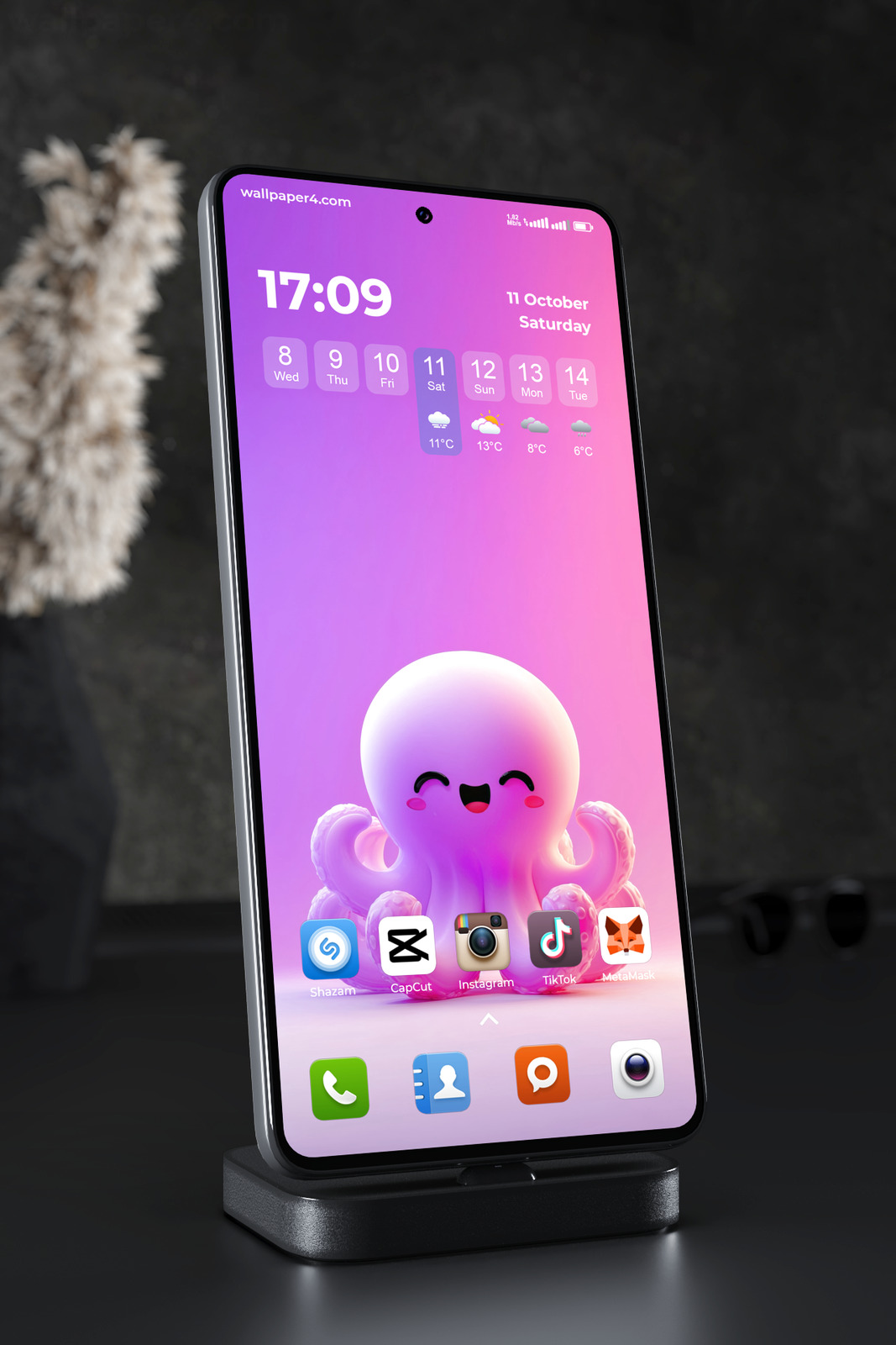 Mobile Wallpaper 4849 - Cute Pink Octopus on Purple Gradient Background