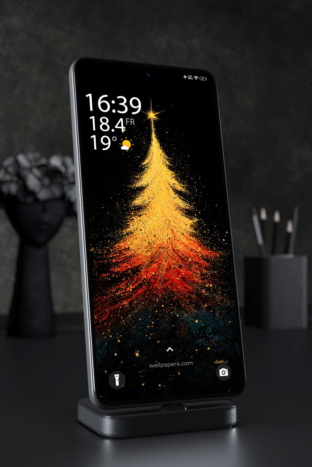 Phone Wallpaper 4988 - Abstract Golden Christmas Tree with Glowing Star