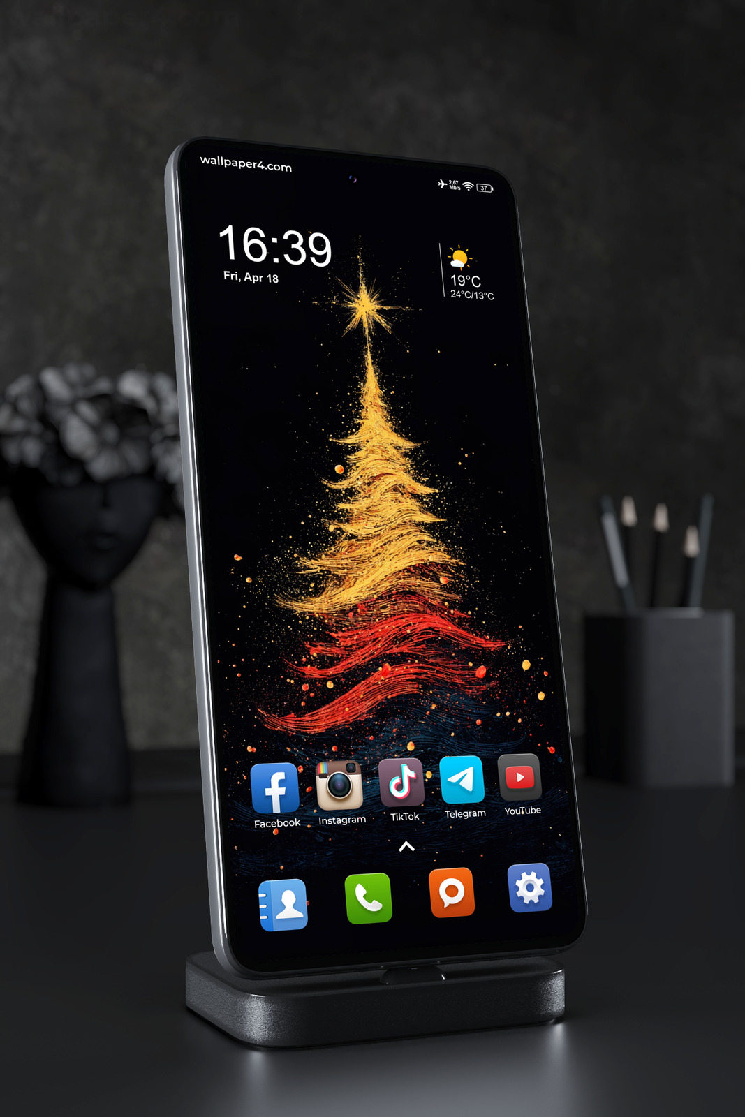 Mobile Wallpaper 4988 - Abstract Golden Christmas Tree with Glowing Star