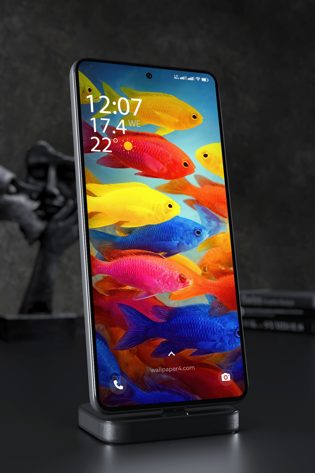 Phone Wallpaper 5136 - Vibrant Tropical Fish in Red, Yellow and Blue
