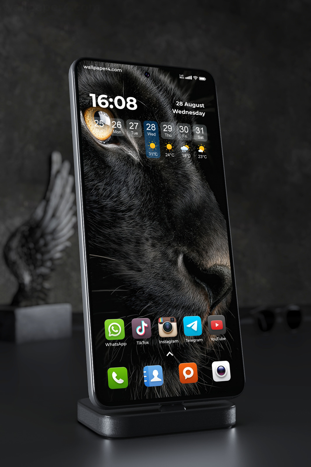 Phone Wallpaper 5143 - Majestic Black Panther with a Fierce Golden Eye