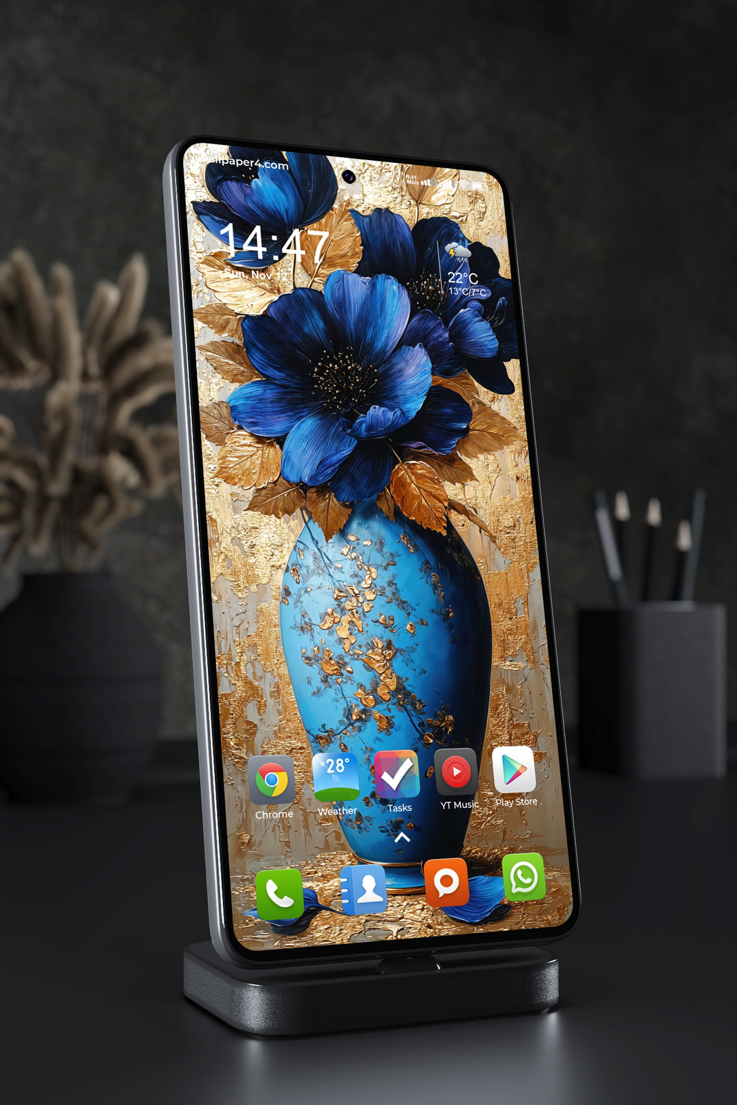 Mobile Wallpaper 5476 - Royal Blue Flowers and Golden Leaves
