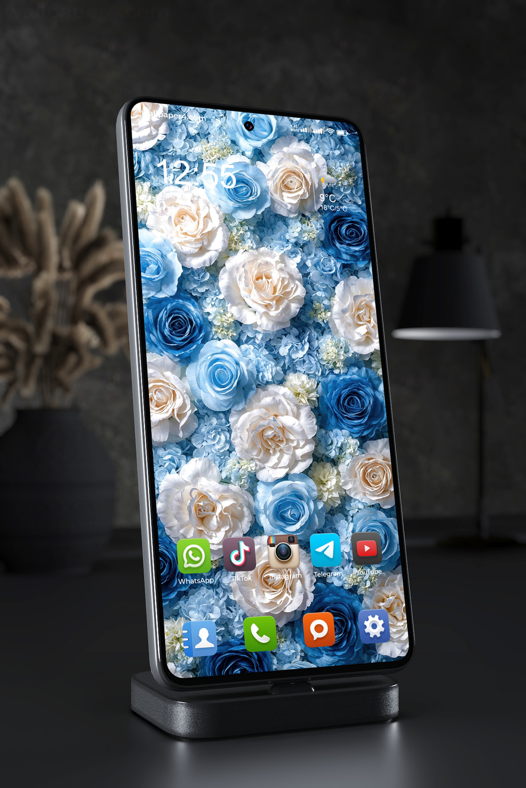 Phone Wallpaper 5719 - Elegant Blue and Ivory Rose Floral Arrangement
