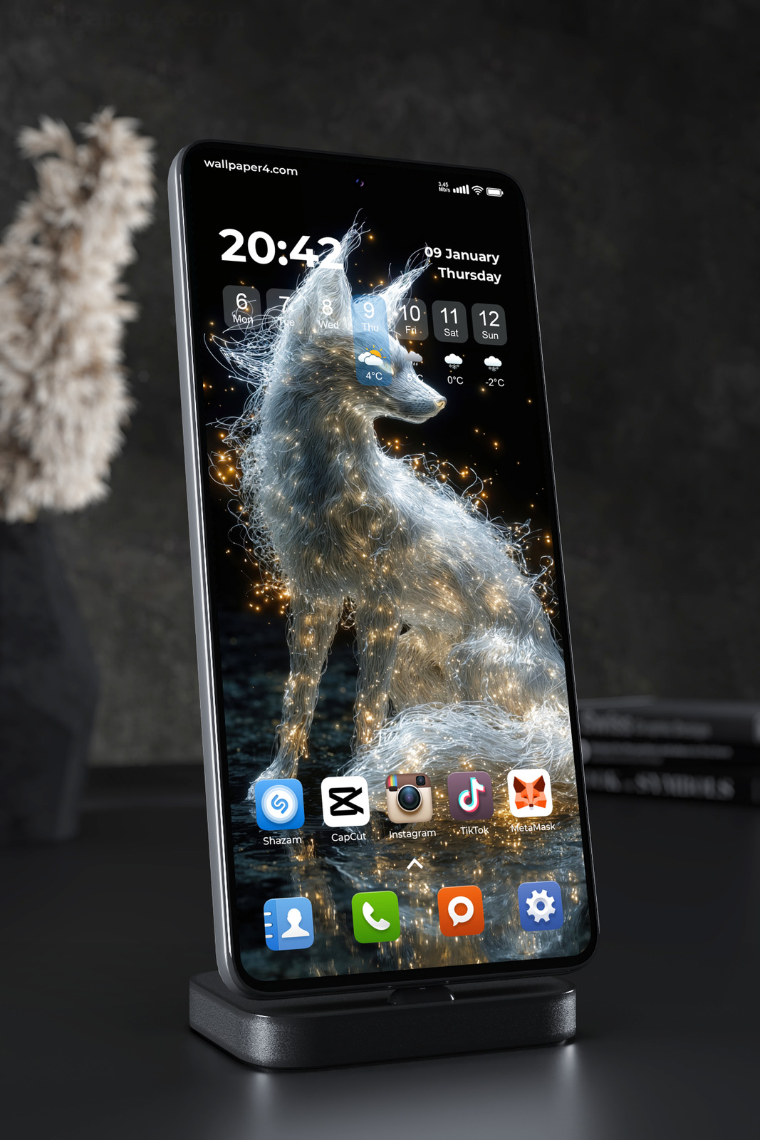 Mobile Wallpaper 5941 - Luminous Spirit Fox in Golden Moonlight