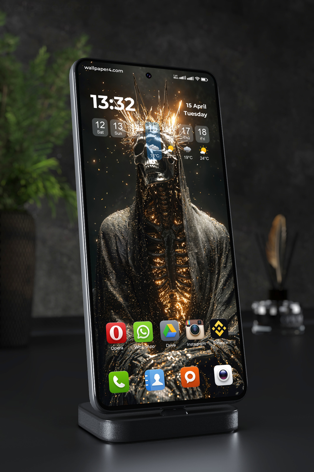 Mobile Wallpaper 5946 - Golden Skull King in a Dark Gothic Crown