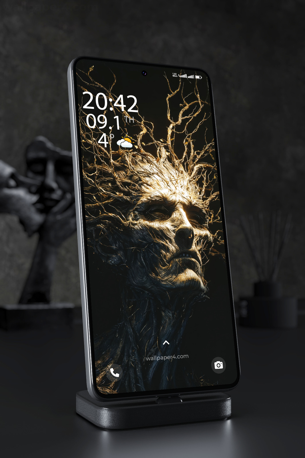 Phone Wallpaper 6113 - Golden Forest Guardian in the Darkness