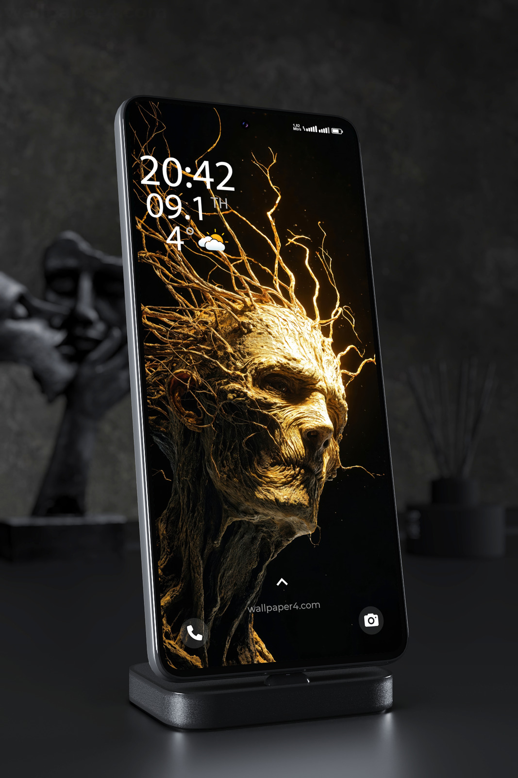 Mobile Wallpaper 6113 - Golden Forest Guardian in the Darkness
