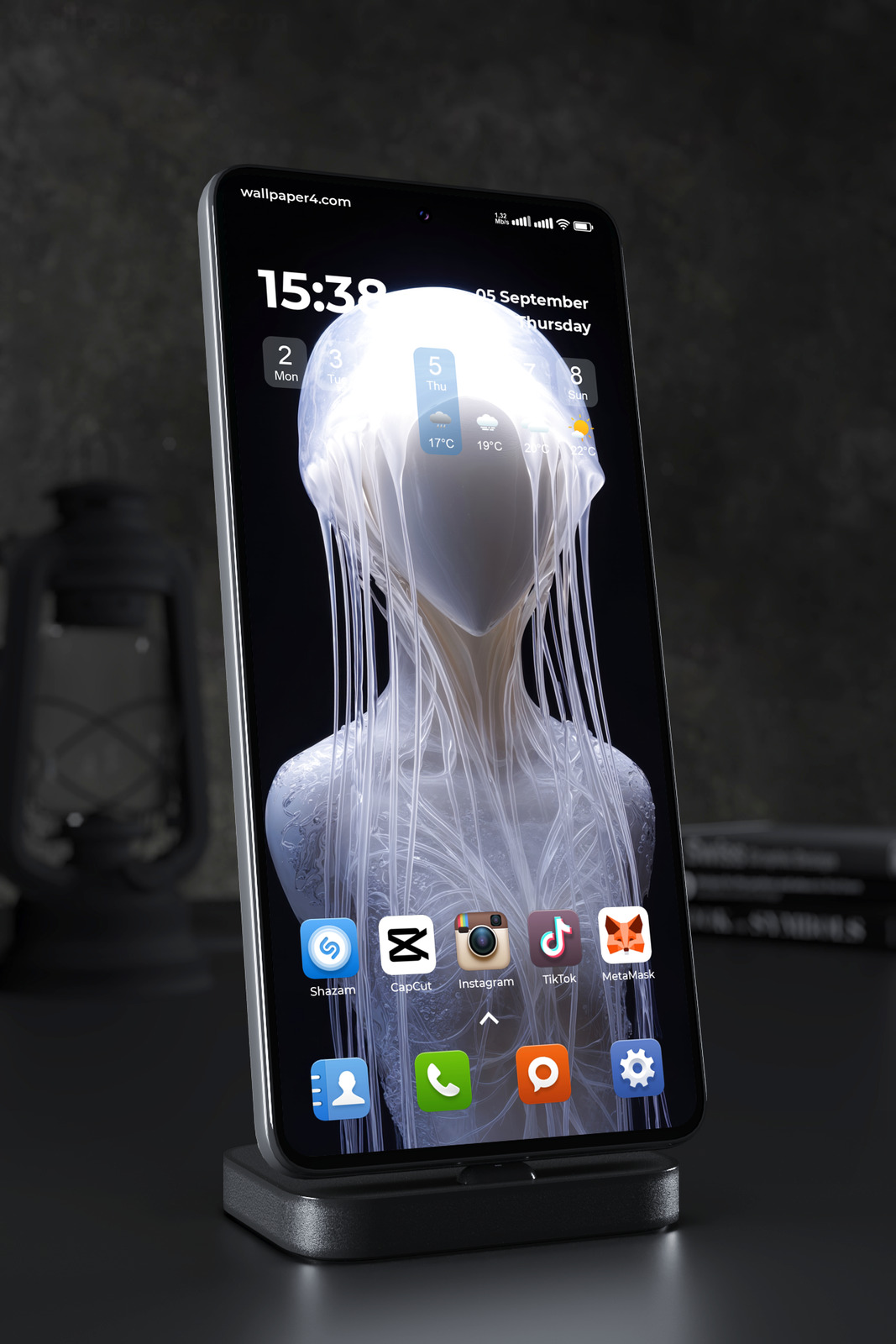 Mobile Wallpaper 7148 - Ethereal Faceless Alien in Translucent Light