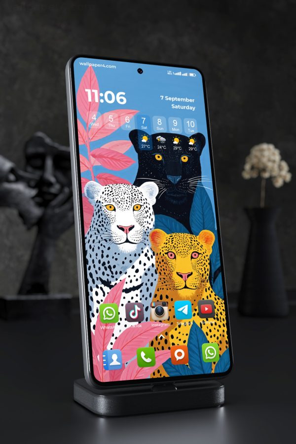 Phone Wallpaper 7307 - Colorful Wild Cats in a Tropical Jungle