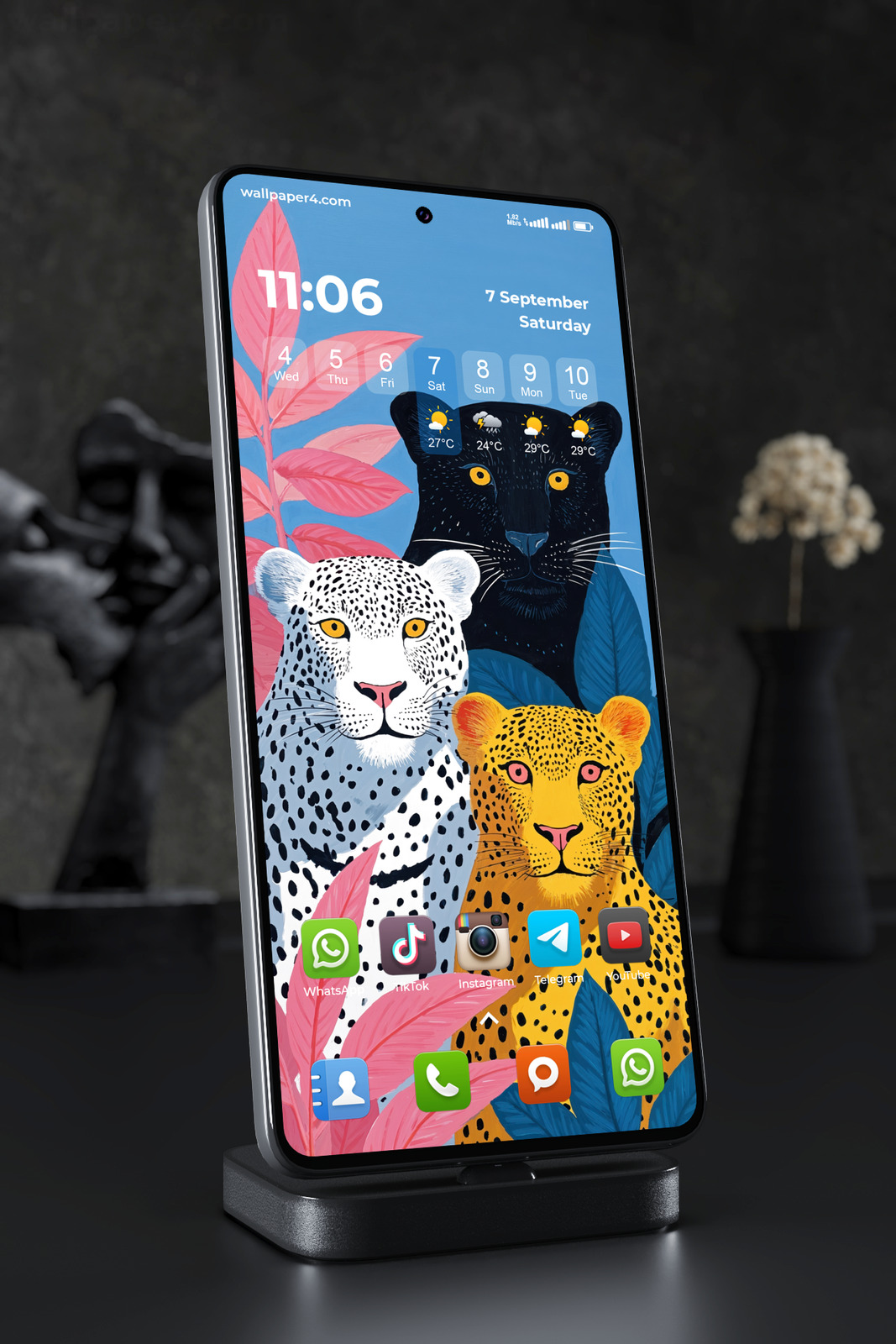 Phone Wallpaper 7307 - Colorful Wild Cats in a Tropical Jungle