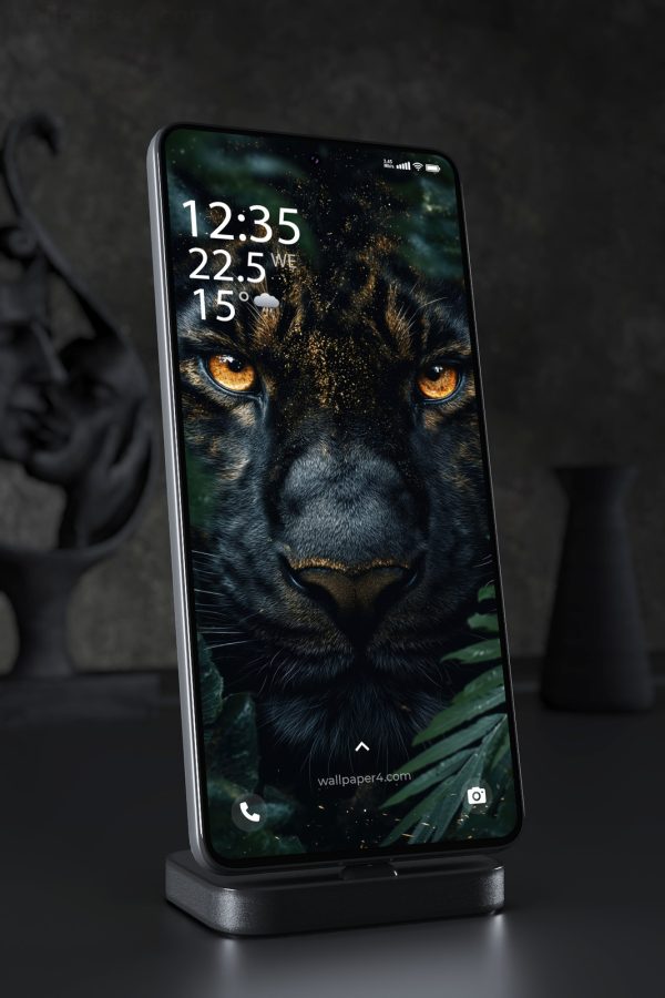 Phone Wallpaper 7483 - Black Panther with Golden Eyes in Dark Jungle
