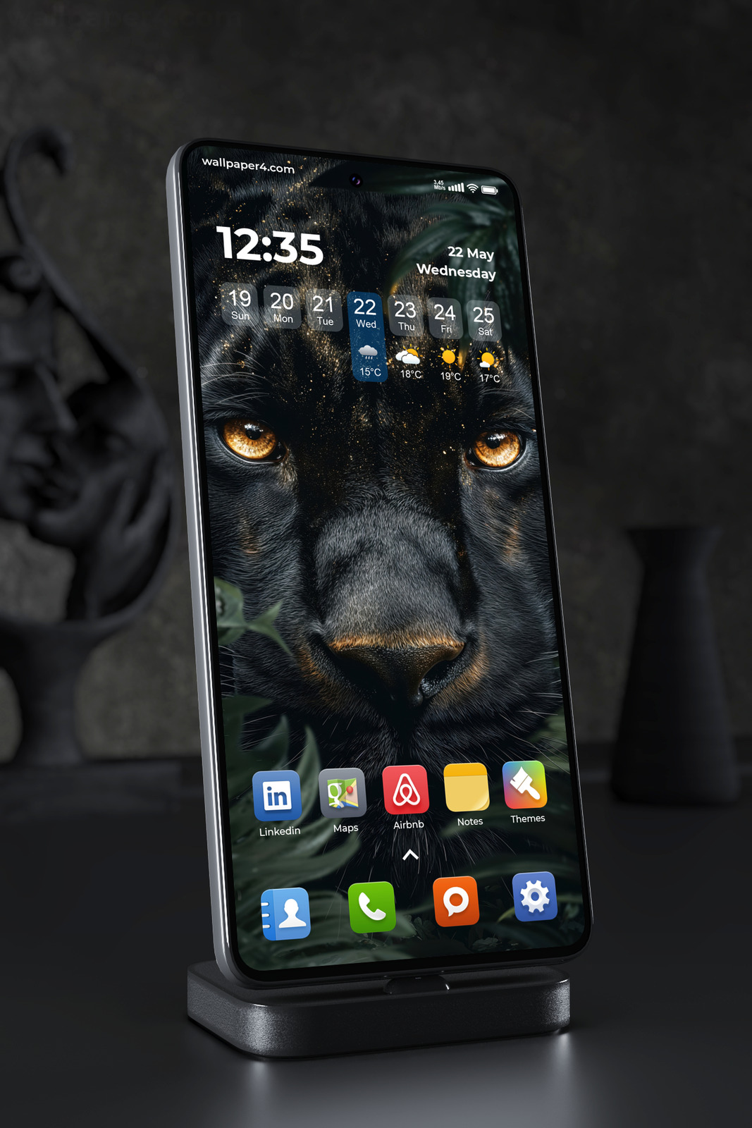 Mobile Wallpaper 7483 - Black Panther with Golden Eyes in Dark Jungle