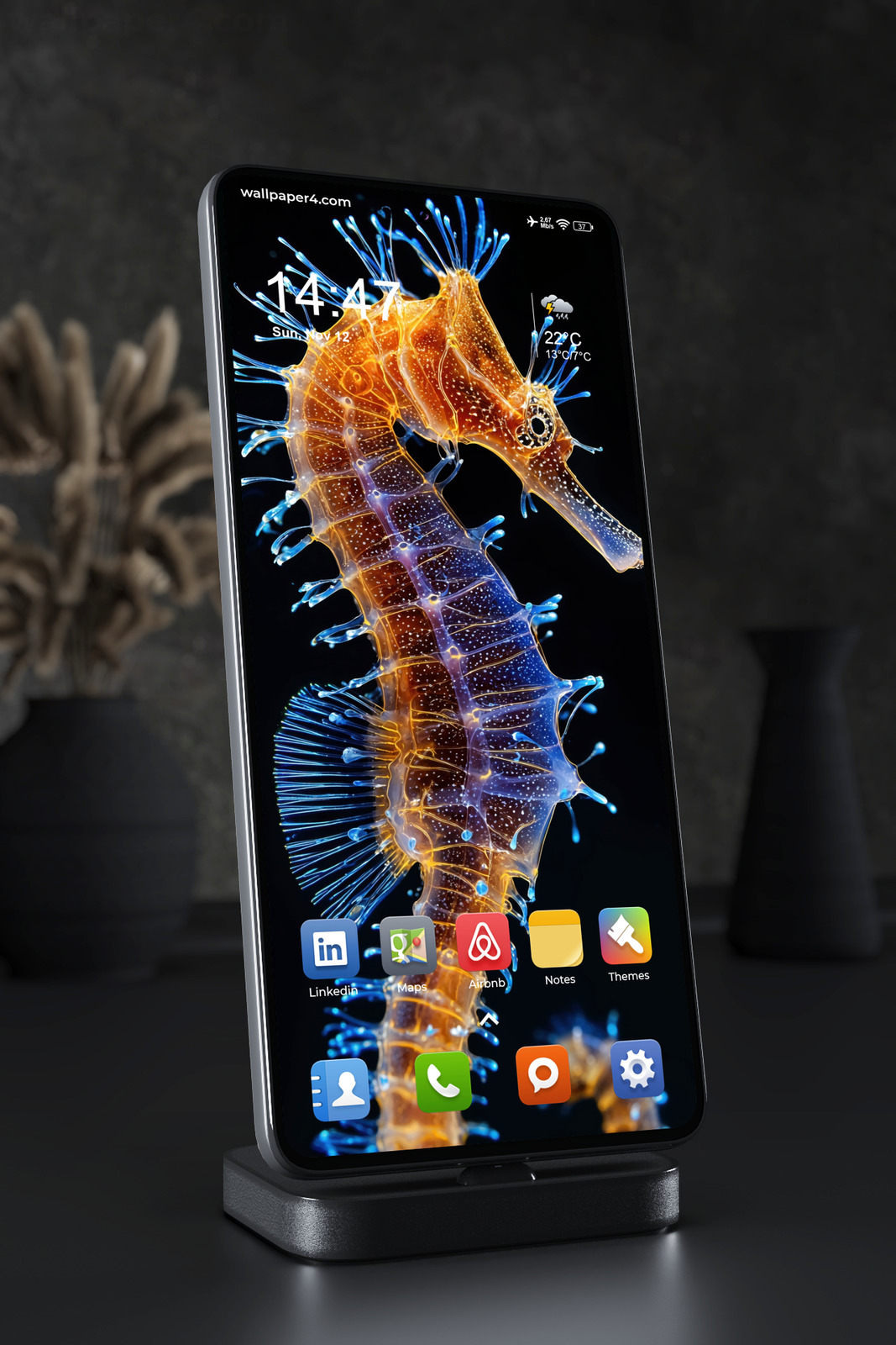 Mobile Wallpaper 7664 - Glowing Neon Seahorse in the Deep Ocean