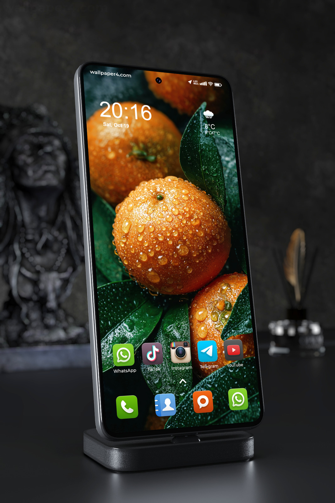 Mobile Wallpaper 7743 - Fresh Oranges with Water Drops and Green Leaves