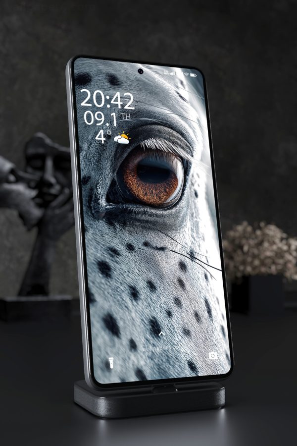 Phone Wallpaper 8092 - Snow Leopard Eye in Striking Macro Detail