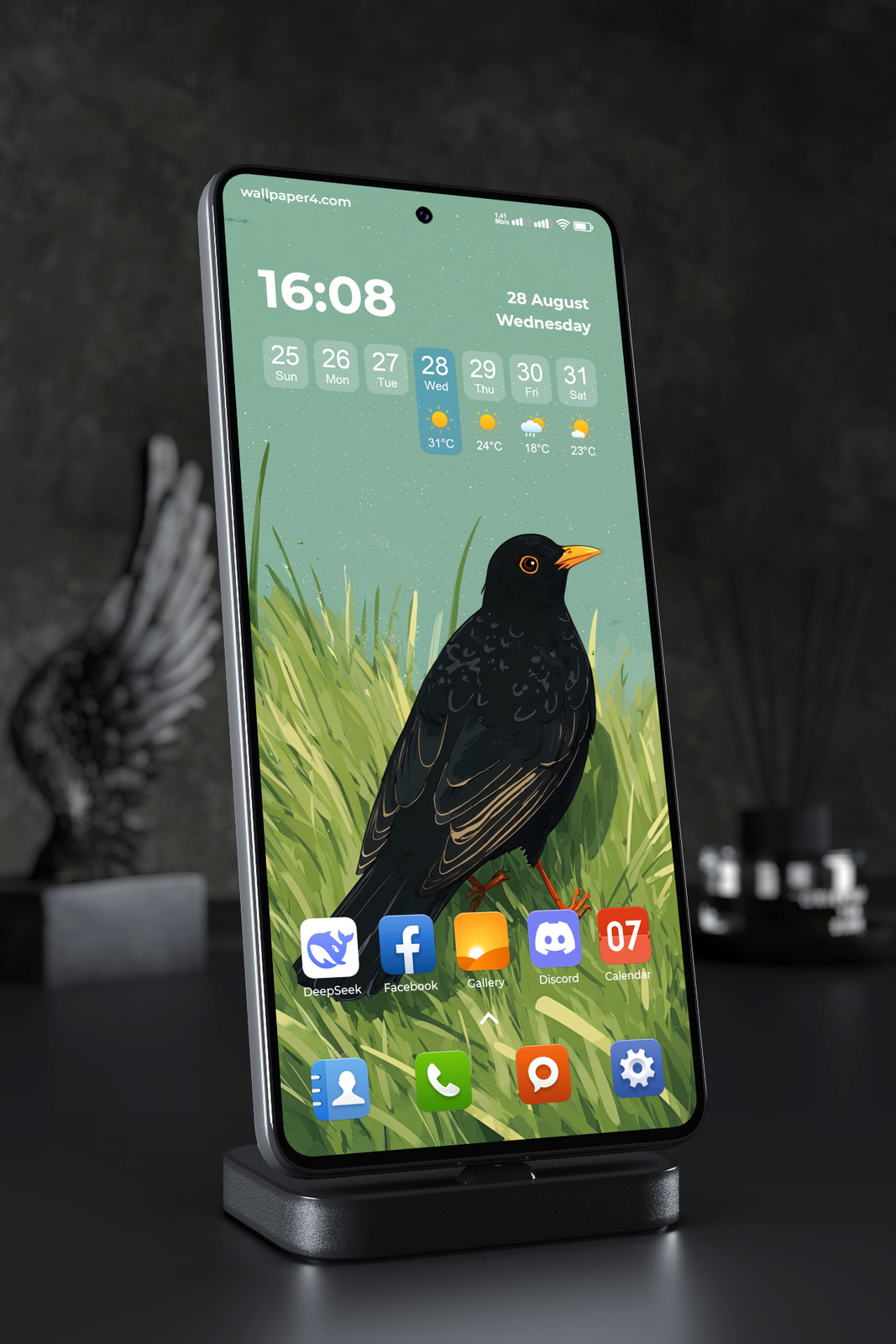 Mobile Wallpaper 8099 - Blackbird in a Peaceful Green Meadow