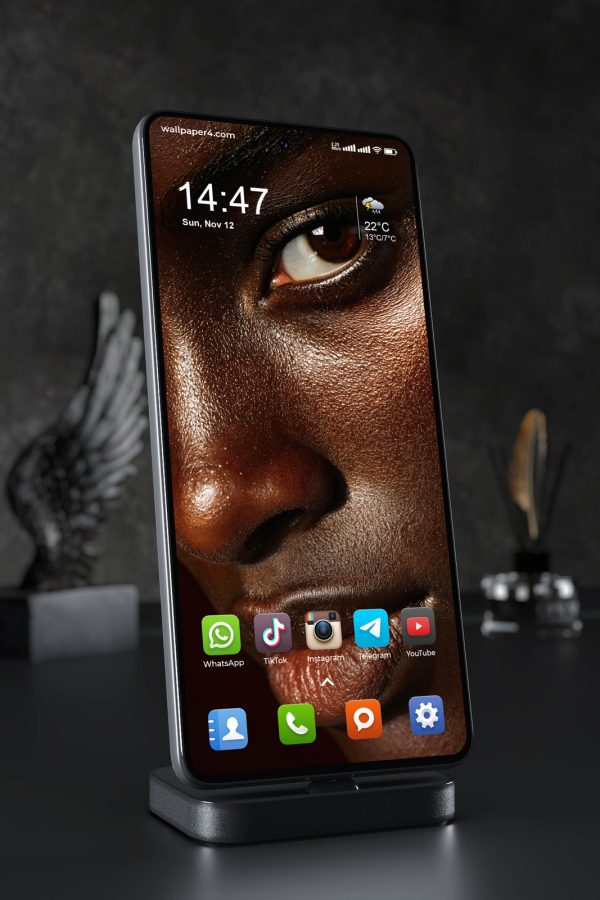 Mobile Wallpaper 8220 - Intense Brown Eyes in Dramatic Golden Light