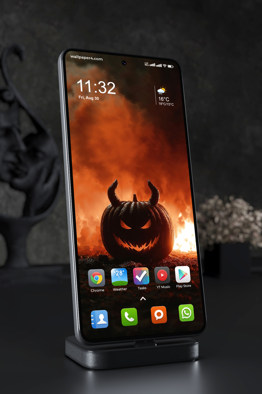 Mobile Wallpaper 8439 - Demonic Halloween Pumpkin in Burning Fire
