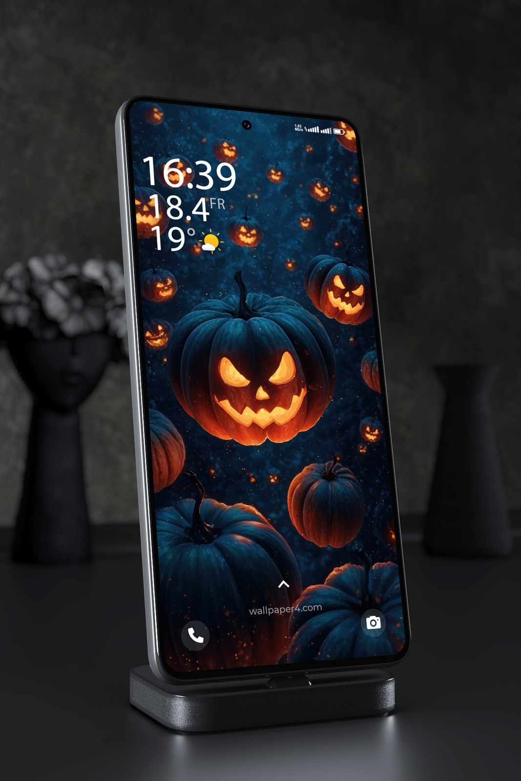 Mobile Wallpaper 8462 - Dark Halloween Pumpkins with Fiery Jack O Lanterns