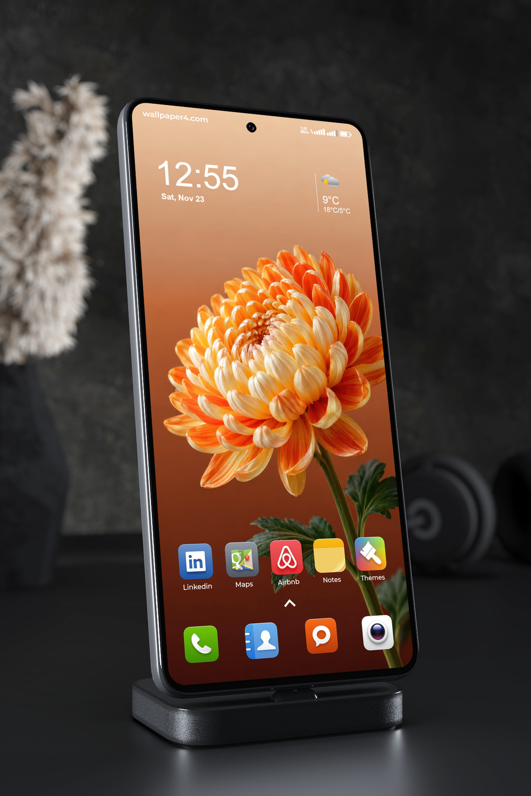 Mobile Wallpaper 9165 - Golden Orange Dahlia on a Slender Stem
